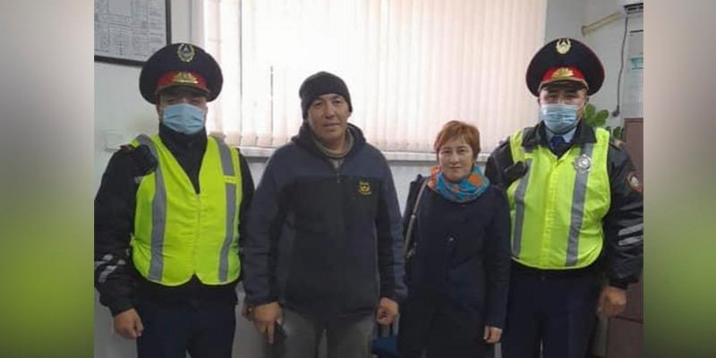 Қостанай тұрғыны ішінде миллион теңгесі бар сөмкесін автобуста қалдырып кеткен