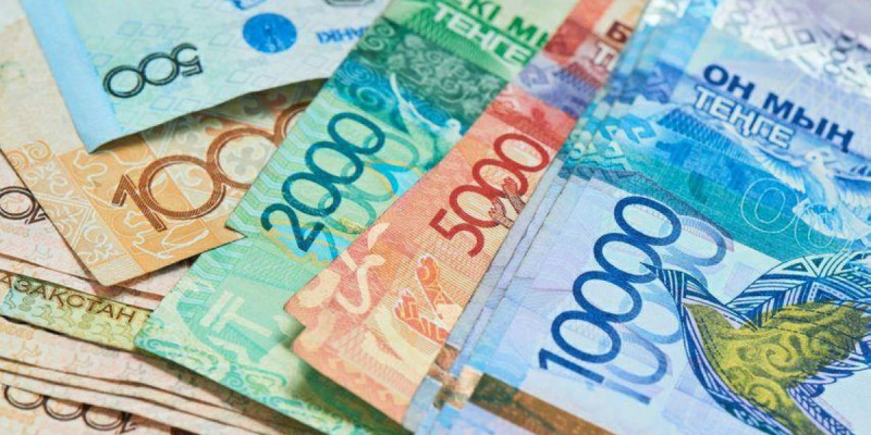 Бұрынғы полицейге 4 миллион теңге айыппұл салынды