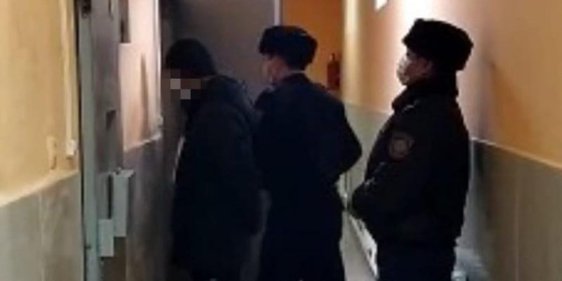 Сыбайластарымен бірге 35 млн теңге жымқырған пошта қызметкері ұсталды