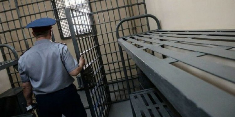 Басшылары қызметтен кетті: ШҚО-да полицей қарамағындағы әйелді зорлаған