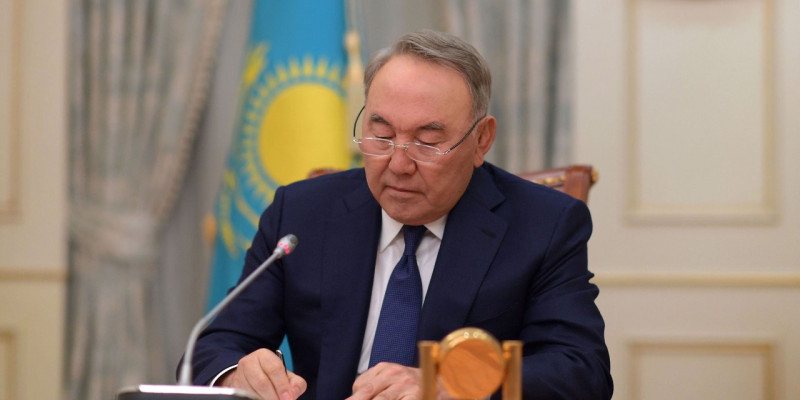 Елбасы Саяси кеңестің кеңейтілген отырысын шақыру туралы қаулыға қол қойды