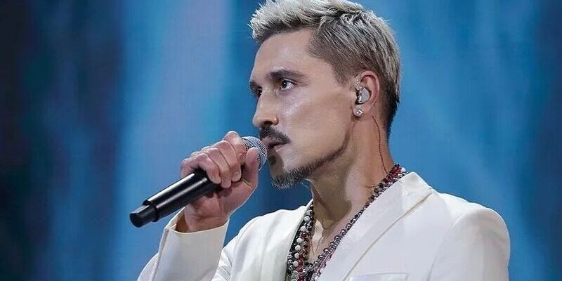 "Ондай-ондай болып тұрады". Ресейлік әнші Қазақстанда тойда мас күйінде ән айтқанын мойындады