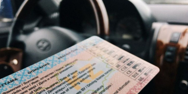 Жүргізуші куәлігін сатып алмақ болған тұрғын алаяққа алданды