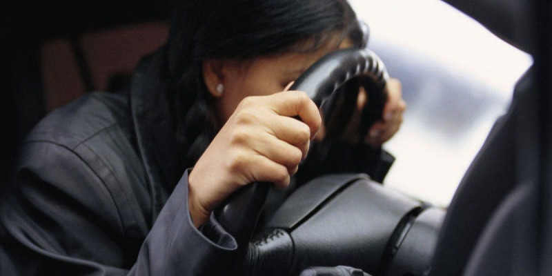 Мас келіншек полицейлерден таксимен қашпақ болған