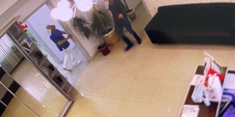 Тіс дәрігерін пышақтап тастады