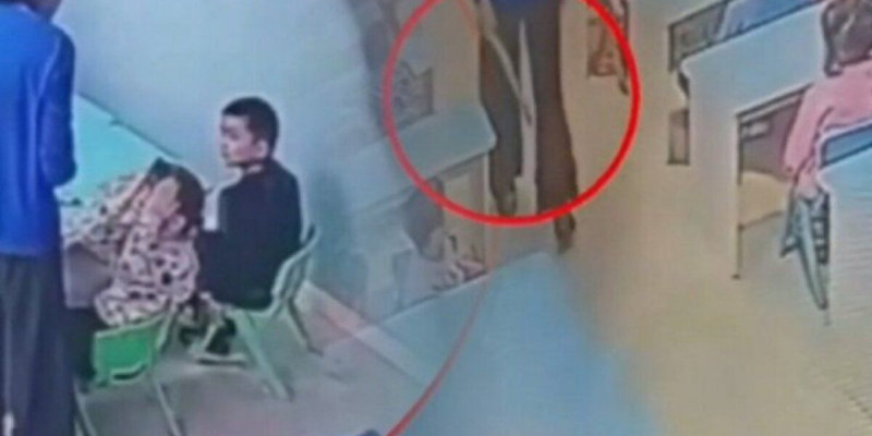 Балаларды ұрған тәрбиеші суицид жасады