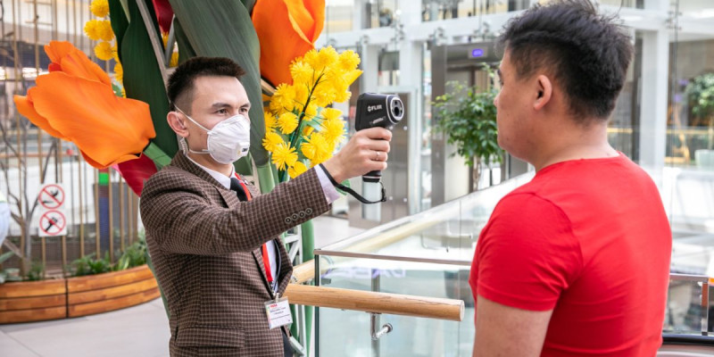 БҚО-да вакцина салдырмағандарға сауда орталығына жол жоқ