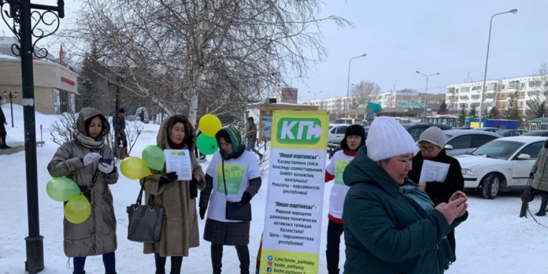 Сот «Көше партиясының» белсенділерін босатудан бас тартты