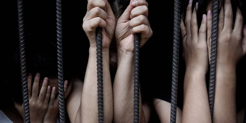 Қазақ қыздарын саудалағандарға қатысты сот үкімі шықты