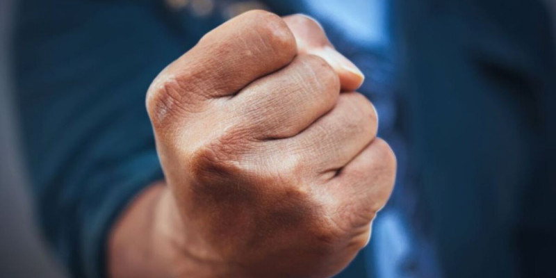 Парламент отырысында депутаттар төбелесіп қалды (ВИДЕО)