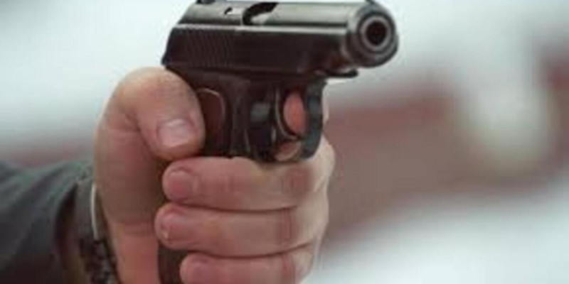 Қала шетіндегі сауда орталығында атыс болды