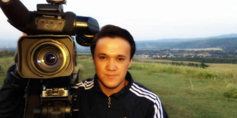 «Ана тілімізді сатқанбыз»: журналист Путиннің сөзін қостады