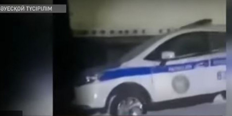 Жүк көлігінің жүргізушісі полиция көлігін соқты (ВИДЕО)