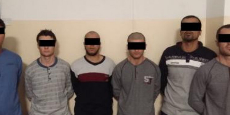 Содырлар сақалын қырып, киімдерін ауыстырып алған