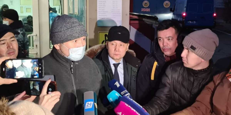 Негізсіз қудалауға ұшыраған бір топ адам қамаудан босатылды (ВИДЕО)