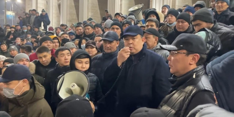 Қанат Бозымбаев алаңға шыққан жұртты балағаттаған (ВИДЕО)