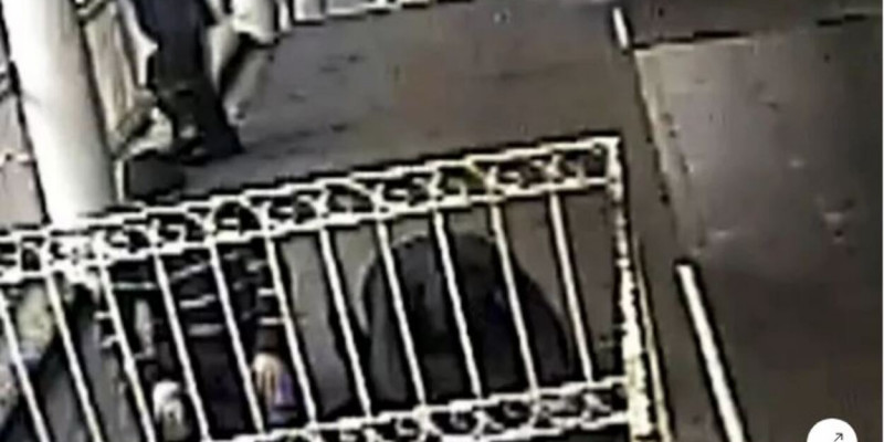 Бүлікшілердің жамағат болып намаз оқыған сәті көрсетілді (ВИДЕО)