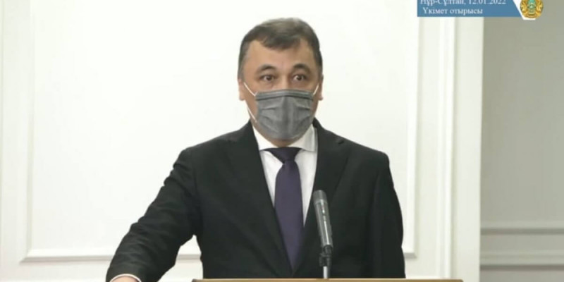 Ел сөзін ұстауы тиіс министрлер екі ауыз антын оқи алмады (ВИДЕО)