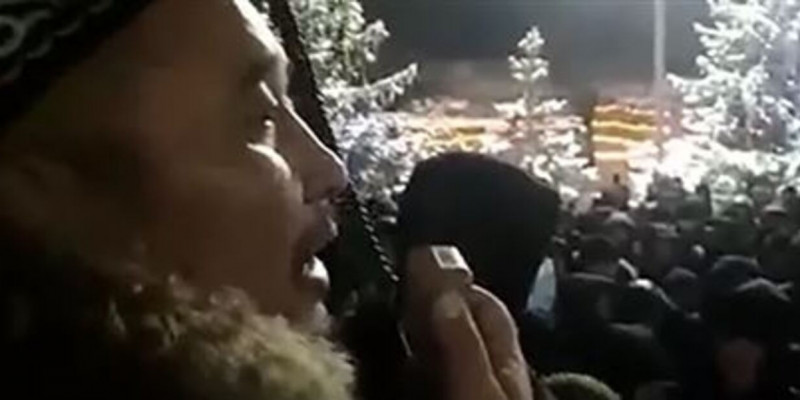Алаңға шығып сөйлеген имам елді тәнті етті (ВИДЕО)