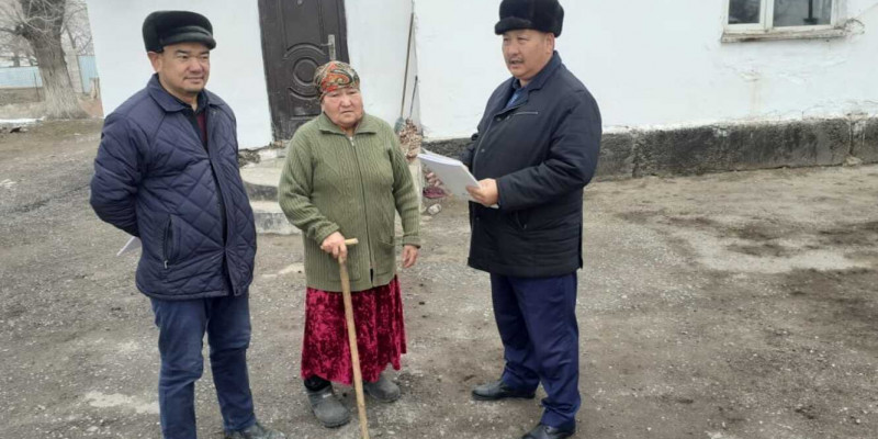 Мұқтаж зейнеткердің үйіне табиғи газ кіргізілді