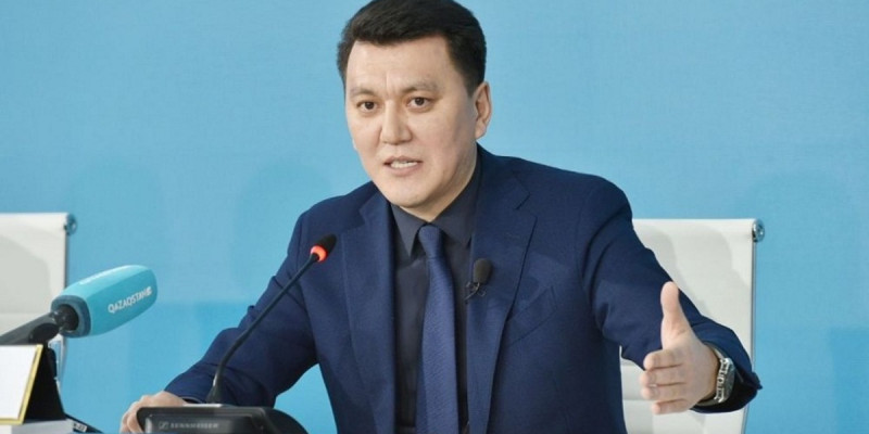 «Жастар криминалды тұлғаларды еліктейтін адам ретінде көріп отыр» - Ерлан Қарин