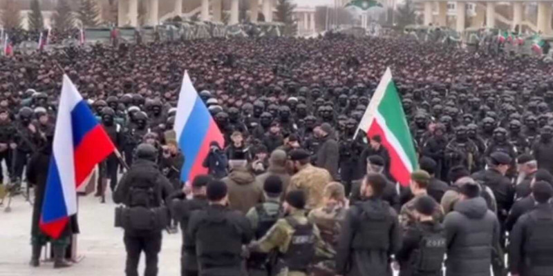 «Аллаhy Акбар!»: шешендер Украинаға қарсы соғысқа әскерін жасақтап жатыр (ВИДЕО)