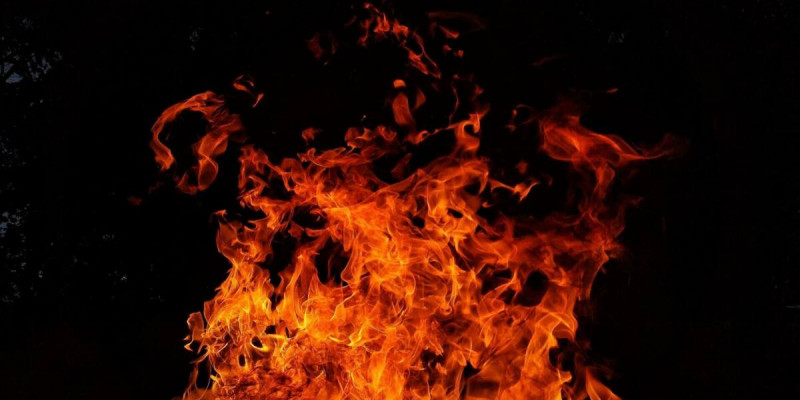 Моңғолия көмір өндіру саласының қызметкері өзін өртеп жіберді (ВИДЕО)