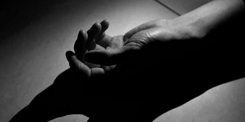 Тұрғын үйлердің бірінен жас жігіттің денесі табылды