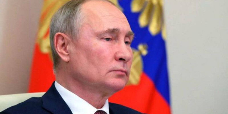 Путиннің құрметті президент мәртебесі тоқтатылды