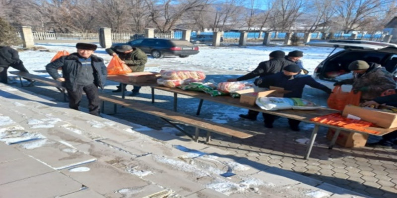 Жүзден астам отбасына партия тарапынан әлеуметтік көмек көрсетілді