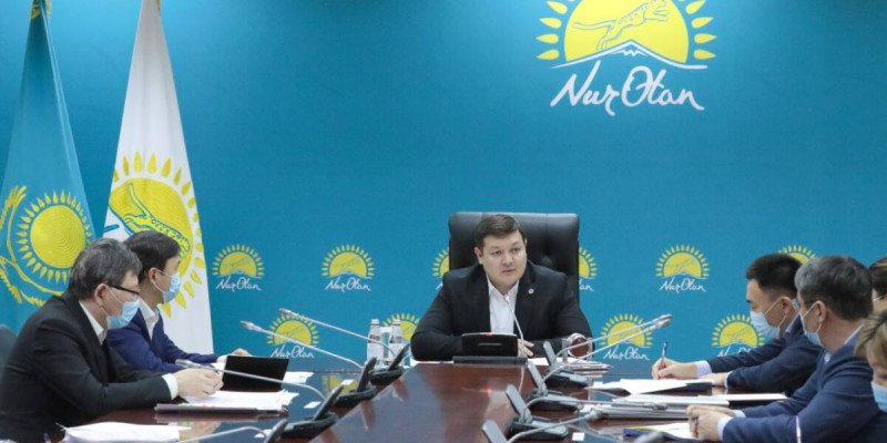 Асхат Оралов Nur Otan-ның өңірлік филиалдарымен кеңес өткізді