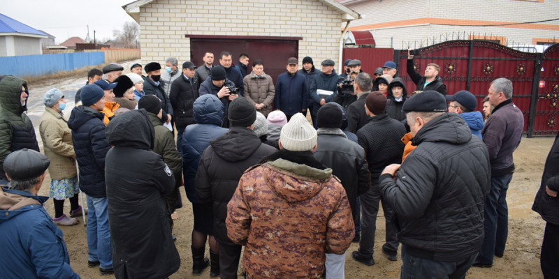 Депутаттар Атыраудағы қордаланған проблемаларды талқылады
