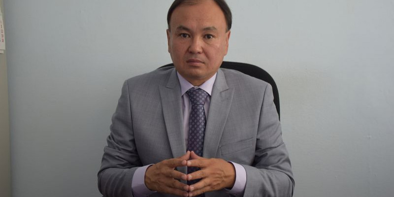 «Депутаттардың көпшілігі қазақ тілін еркін меңгерген» – Ерлан Саиров