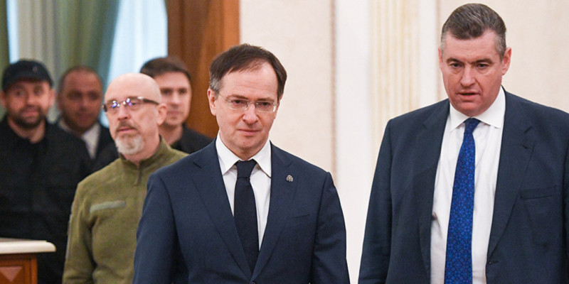 Ресей Украинамен келіссөзде аяқ тарта бастады