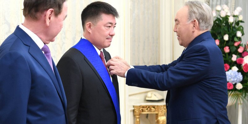 Елбасы өзінің көмекшісін қайта тағайындады