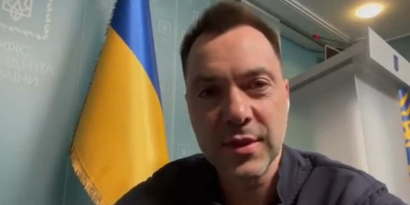 «Мұсылмандар мен қадыровшыларды шатастырмаңдар. Екеуі екі бөлек дүние» - Арестович (ВИДЕО)