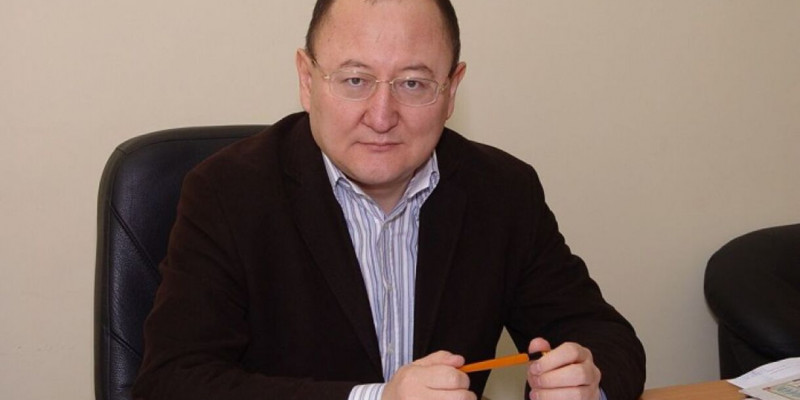 «Кек аламын»: Алтынбек Сәрсенбайұлының ағасы мәлімдеме жасады (ВИДЕО)