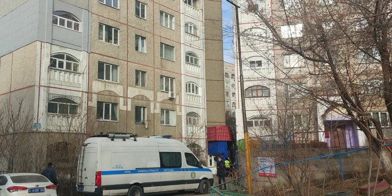 9-қабаттан үш баласымен секірген әйелге қатысты қылмыстық іс жабылды