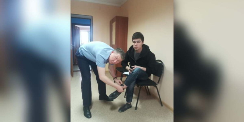 13 жастағы қызбен жыныстық қатынасқа түскен жігітке білезік тағылды