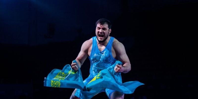 «Сүйінші!»: Әлімхан Сыздықов грек-рим күресінен Азия чемпионы атанды