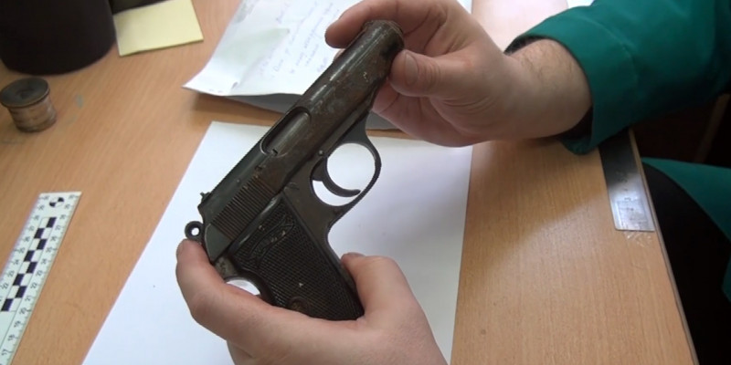 Павлодарлық тұрғын жаңадан сатып алған пәтерінен тапанша тауып алды