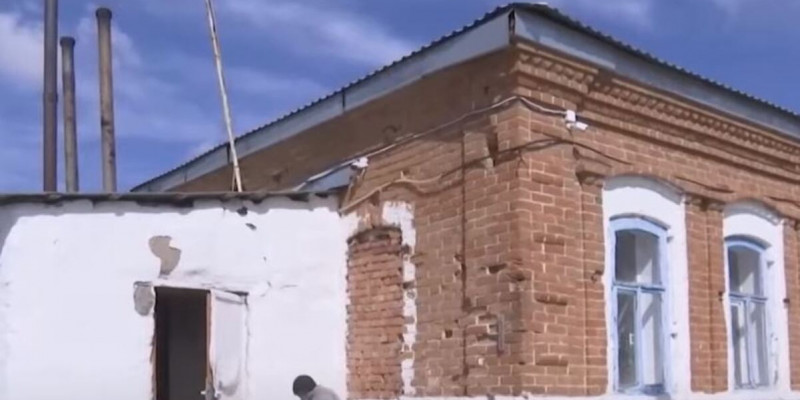 Оқушылар 1847 жылы салынған шіркеуде білім алып жүр (ВИДЕО)