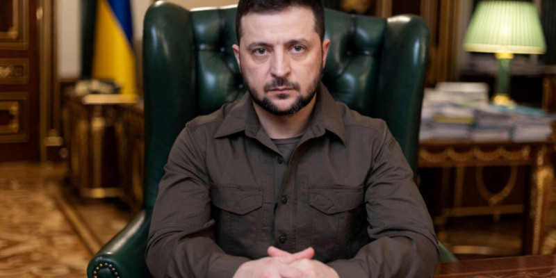 «Тек ол шешеді»: Зеленский қақтығысты кім тоқтата алатынын айтты