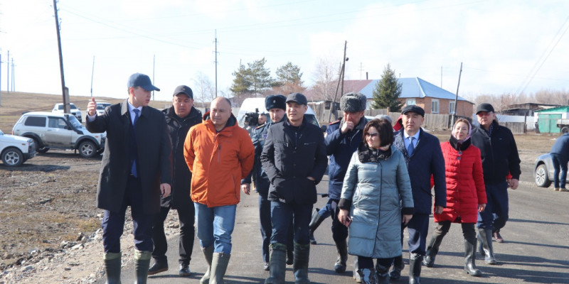 ШҚО-да депутаттар су тасқыны қаупі бар ауылдарға барды