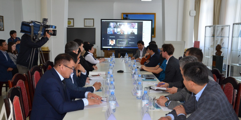 Қазақстанның ғылым күніне арналған дөңгелек үстел өтті