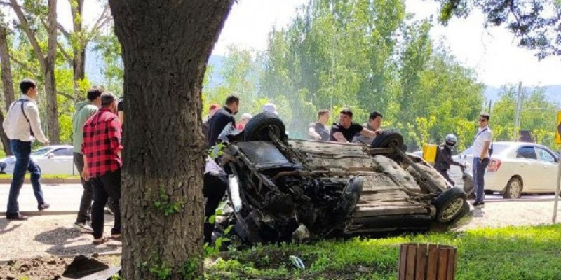 Алматыда жол апатынан 71 жастағы жүргізуші қайтыс болды (ВИДЕО).