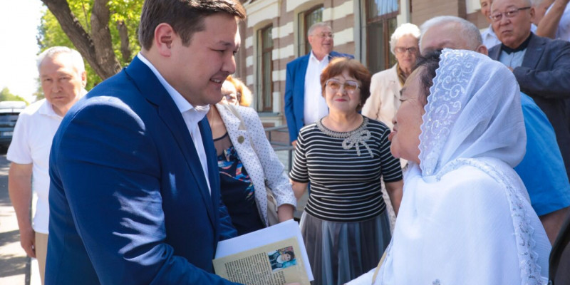 А.Оралов:  «Конституцияға енгізілетін өзгерістер әрбір қазақстандықтың өміріне әсер етеді»