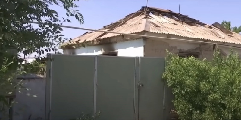 Тараздық жігіт 57 жастағы әйелді пышақтап, үйін өртеп кеткен (ВИДЕО)