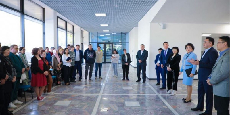 AMANAT партиясының өкілдері елордалық театр ұжымымен кездесті