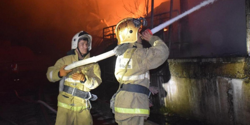 Шымкентте өртенген ғимараттан адам денесі табылды